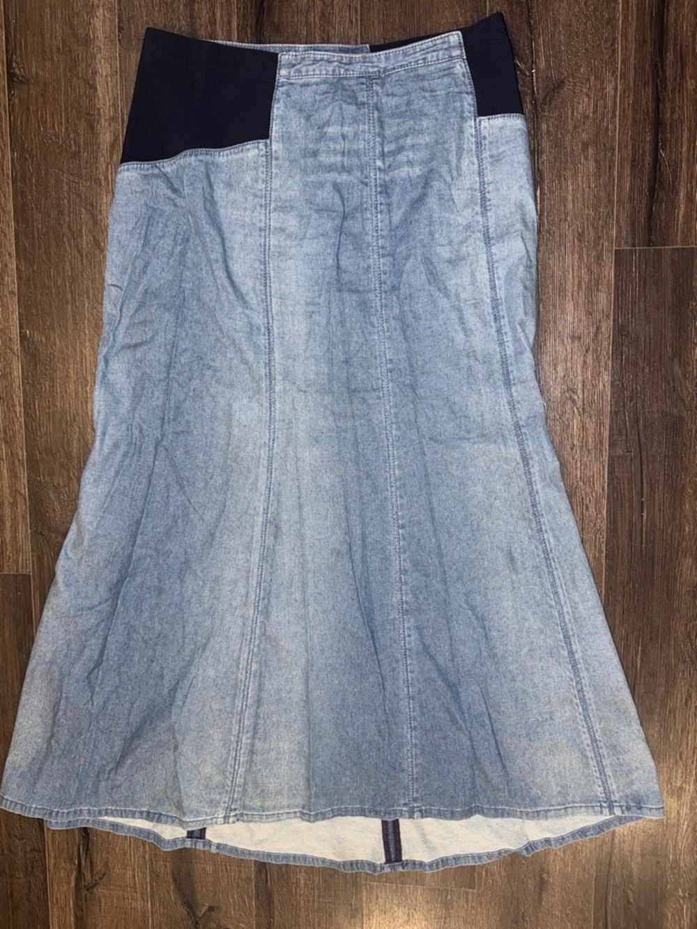 BCBGMaxAzria Light Blue Denim A-Line Panel Skirt with Black Waistband